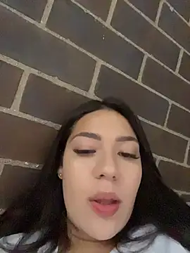 Latina vanessa online show from 05/04/26, 08:11