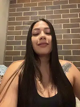 Latina vanessa online show from 05/19/26, 04:19