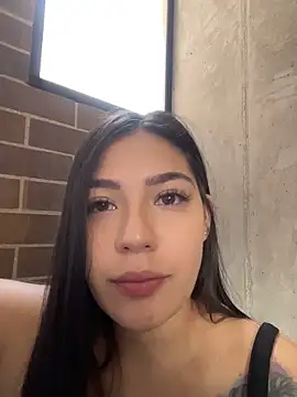 Latina vanessa online show from 05/27/26, 08:16