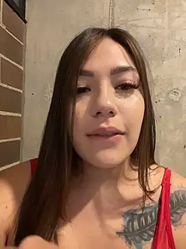 Snapshot of Latina_vanessa chatting on 06/17/26, 12:21 Latina vanessa online show from 06/17/26, 12:21