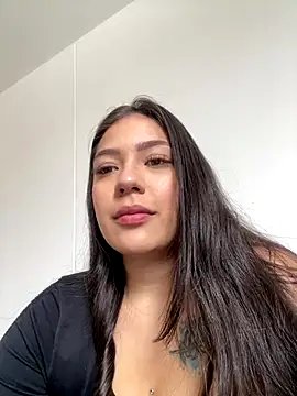 Latina vanessa online show from 12/21/25, 03:57