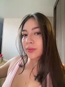 Latina vanessa online show from 11/25/25, 10:43