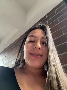 Latina vanessa online show from 04/15/26, 10:43