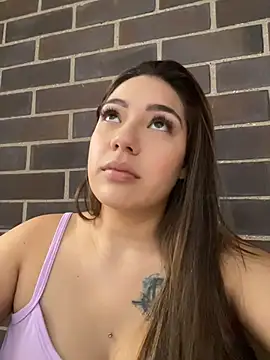 Snapshot of Latina_vanessa chatting on 06/21/26, 01:50 Latina vanessa online show from 06/21/26, 01:50