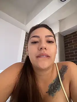 Snapshot of Latina_vanessa chatting on 05/31/26, 01:17 Latina vanessa online show from 05/31/26, 01:17