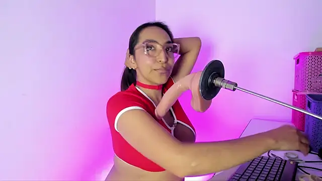 Leticia brownn1 online show from 05/19/26, 07:32