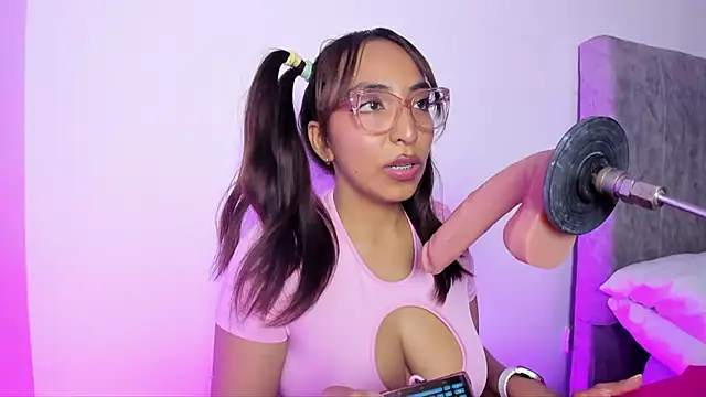 Leticia brownn1 online show from 03/19/26, 07:36