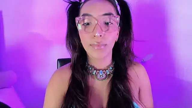 Snapshot of Leticia_brownn1 chatting on 09/15/25, 06:19 Leticia brownn1 online show from 09/15/25, 06:19