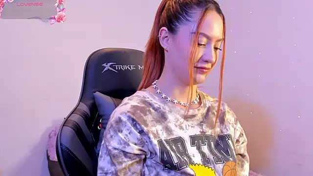 Snapshot of Amypond__ chatting on 12/16/25, 11:14 Amypond online show from 12/16/25, 11:14