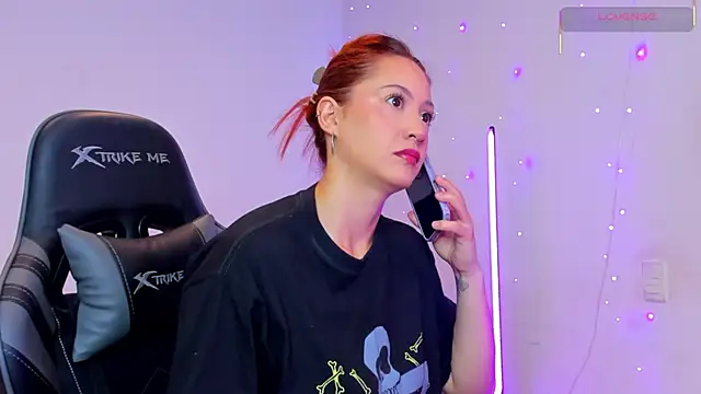 Snapshot of Amypond__ chatting on 02/12/26, 04:07 Amypond online show from 02/12/26, 04:07