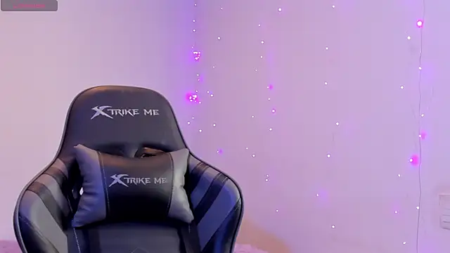 Snapshot of Amypond__ chatting on 10/29/25, 09:41 Amypond online show from 10/29/25, 09:41