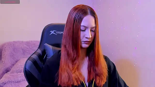 Snapshot of Amypond__ chatting on 10/25/25, 10:03 Amypond online show from 10/25/25, 10:03