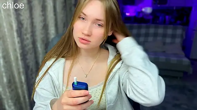 Snapshot of ChloeMillerMeow chatting on 10/07/25, 07:15 ChloeMillerMeow online show from 10/07/25, 07:15