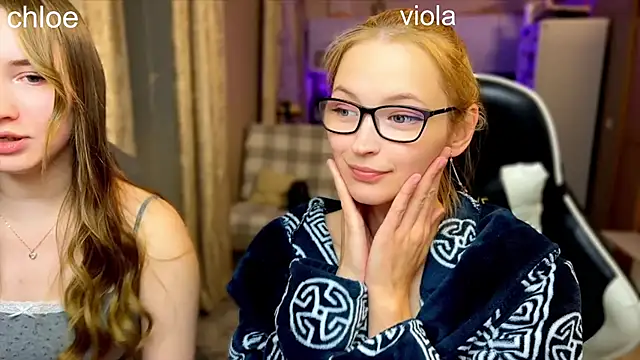 Snapshot of ChloeMillerMeow chatting on 10/03/25, 10:33 ChloeMillerMeow online show from 10/03/25, 10:33