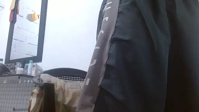 Larry-n-clouds online show from 02/01/26, 07:01