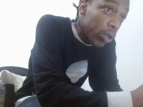 Larry-n-clouds online show from 02/08/26, 02:15