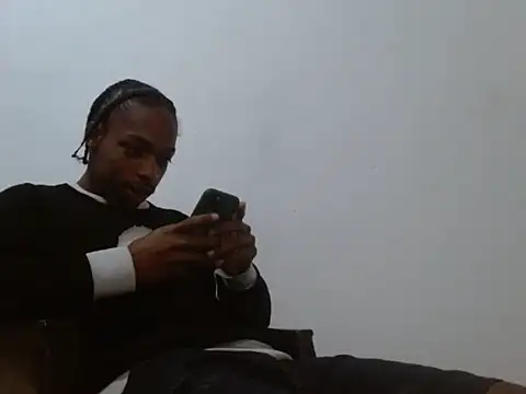 Larry-n-clouds online show from 02/10/26, 04:50