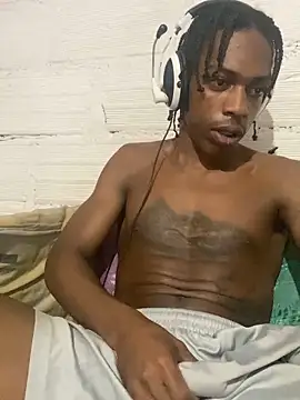 Larry-n-clouds online show from 11/26/25, 03:50