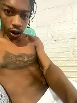 Larry-n-clouds online show from 11/30/25, 01:01