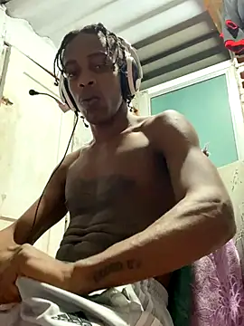 Larry-n-clouds online show from 11/23/25, 03:16