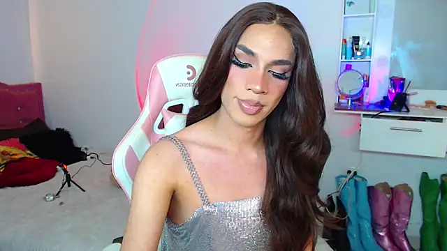 camila hootie online show from 04/17/26, 03:53