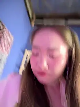 Snapshot of Asianpie_ chatting on 11/22/25, 01:04 Asianpie online show from 11/22/25, 01:04