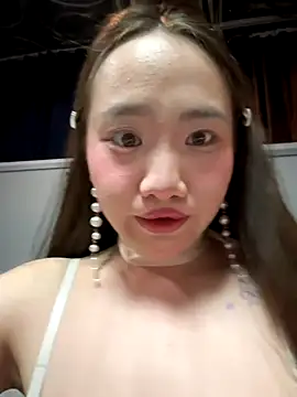 Snapshot of Asianpie_ chatting on 12/02/25, 11:17 Asianpie online show from 12/02/25, 11:17