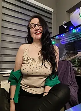 Snapshot of CamilleDesire chatting on 10/09/25, 05:35 CamilleDesire online show from 10/09/25, 05:35