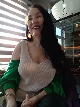 Snapshot of CamilleDesire chatting on 03/15/25, 04:54 CamilleDesire online show from 03/15/25, 04:54