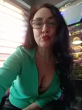 Snapshot of CamilleDesire chatting on 02/16/25, 04:32 CamilleDesire online show from 02/16/25, 04:32