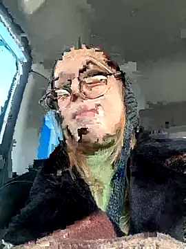Snapshot of RinaCat chatting on 10/12/25, 05:31 RinaCat online show from 10/12/25, 05:31