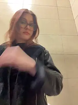 Snapshot of RinaCat chatting on 02/20/25, 08:17 RinaCat online show from 02/20/25, 08:17
