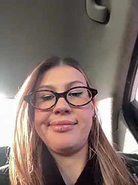 Snapshot of RinaCat chatting on 10/18/25, 05:31 RinaCat online show from 10/18/25, 05:31