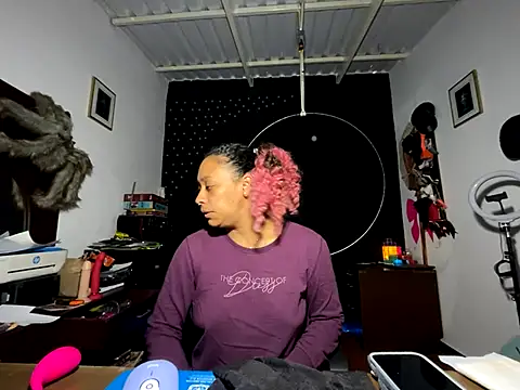 Cata Blue   online show from 10/28/25, 03:11