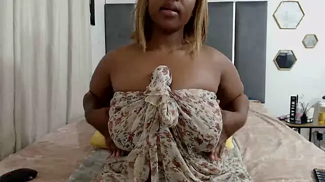 IceBellaCane313 online show from 04/03/26, 01:34