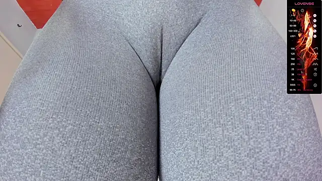 Snapshot of Donnapaul chatting on 09/09/25, 12:25 Donnapaul online show from 09/09/25, 12:25