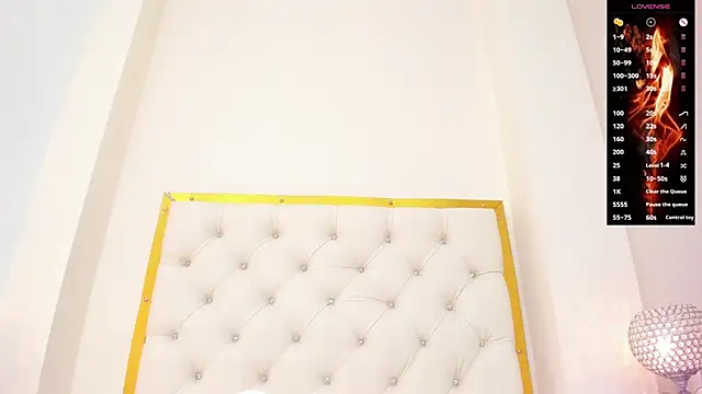 Snapshot of Donnapaul chatting on 11/24/25, 12:16 Donnapaul online show from 11/24/25, 12:16