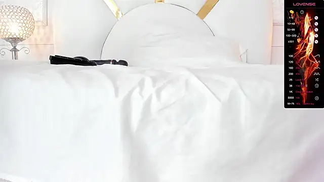 Snapshot of Donnapaul chatting on 09/29/25, 12:22 Donnapaul online show from 09/29/25, 12:22