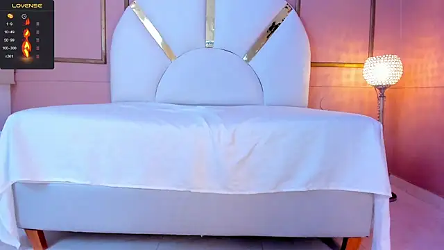 Snapshot of Donnapaul chatting on 03/19/25, 11:50 Donnapaul online show from 03/19/25, 11:50