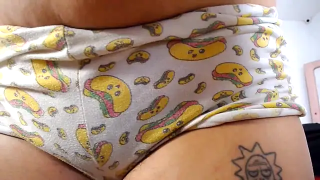 Sweettei online show from 10/18/25, 11:12