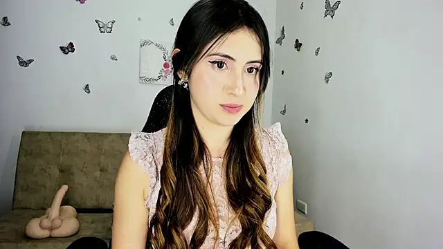 Snapshot of Nicol_Swift_ chatting on 01/19/25, 02:04 Nicol Swift online show from 01/19/25, 02:04
