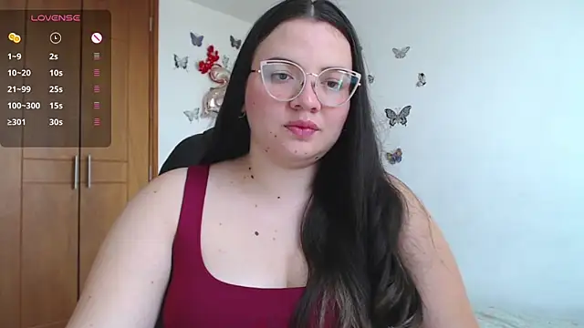 Snapshot of Sarahros1 chatting on 03/11/25, 03:56 Sarahros1 online show from 03/11/25, 03:56