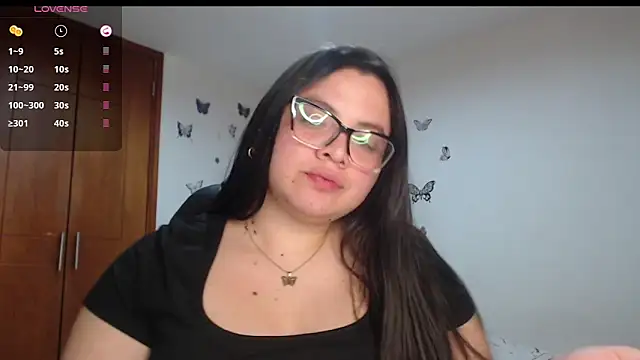 Snapshot of Sarahros1 chatting on 10/12/25, 04:03 Sarahros1 online show from 10/12/25, 04:03