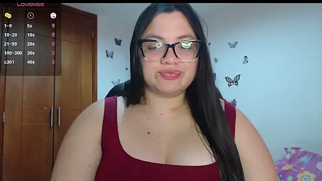 Snapshot of Sarahros1 chatting on 10/19/25, 10:56 Sarahros1 online show from 10/19/25, 10:56