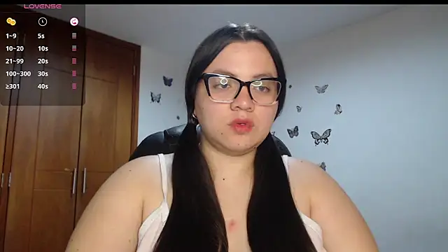 Sarahros1 online show from 10/31/25, 04:20