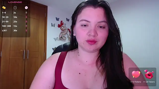 Snapshot of Sarahros1 chatting on 01/21/25, 04:32 Sarahros1 online show from 01/21/25, 04:32
