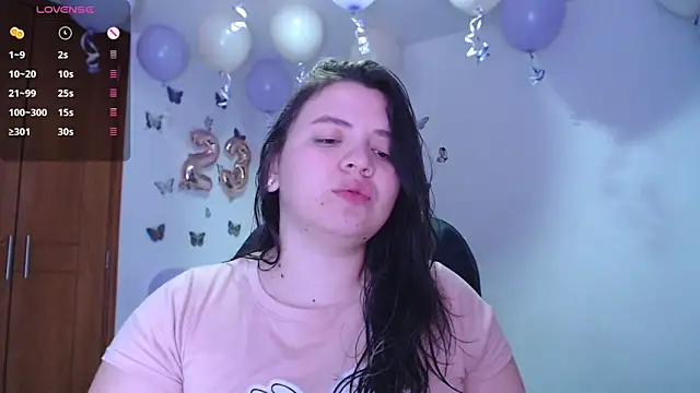 Snapshot of Sarahros1 chatting on 12/03/24, 04:10 Sarahros1 online show from 12/03/24, 04:10