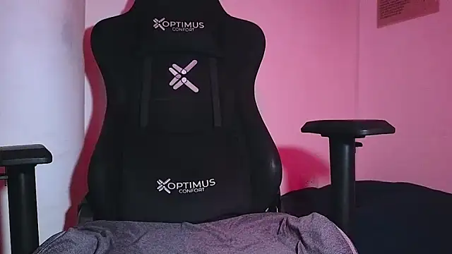 Luan-wood online show from 10/26/25, 06:14