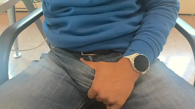 alessandroman2114 online show from 10/29/25, 11:42