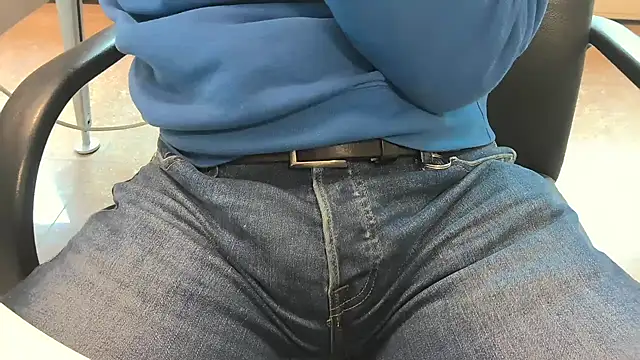 alessandroman2114 online show from 05/13/26, 10:22